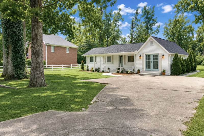 5919 Old Harding Pike, Nashville, TN 37205