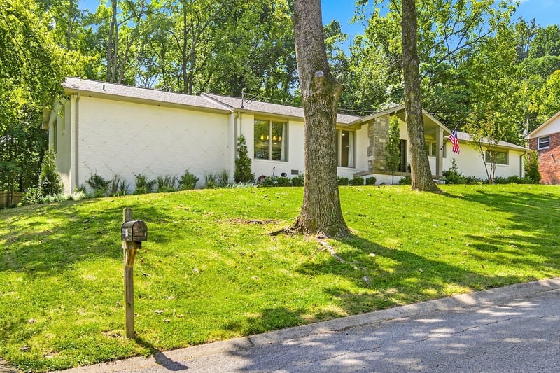 835 Highland Crest Dr, Nashville, TN 37205