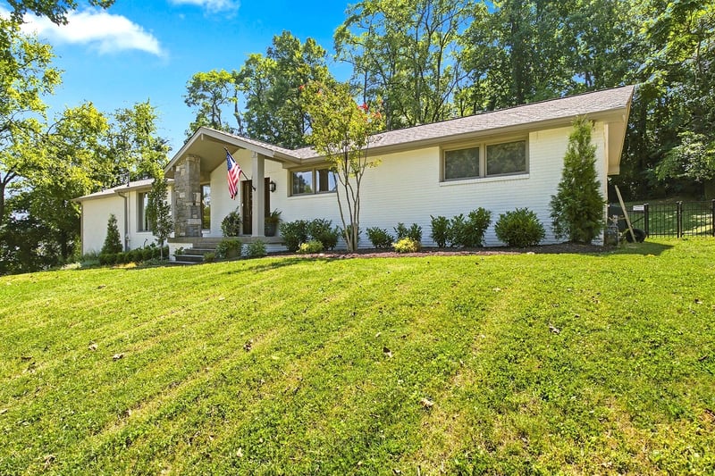 835 Highland Crest Dr, Nashville, TN 37205
