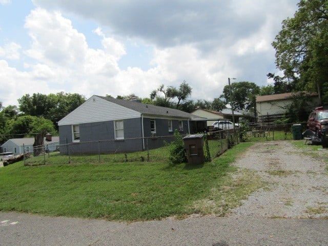 2717 Hartford Dr, Nashville, TN 37210