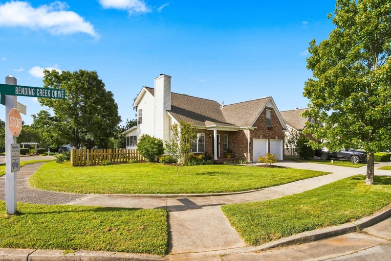1298 Bending Creek Dr, Antioch, TN 37013