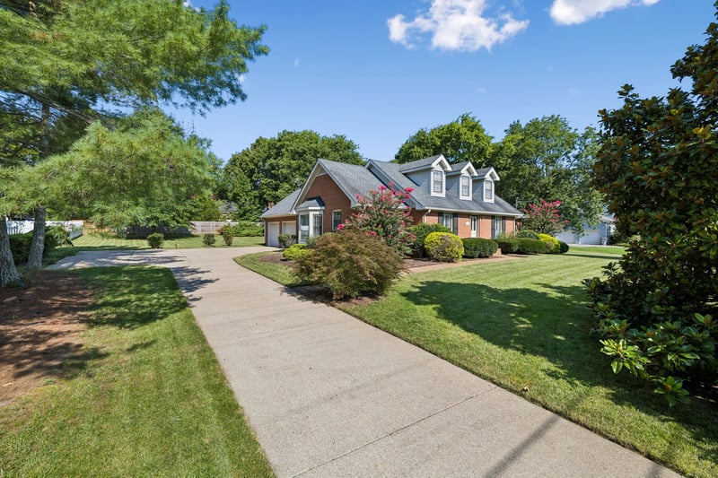 6617 N Creekwood Dr, Brentwood, TN 37027