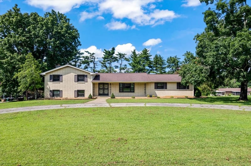 400 Nesbitt Ln, Madison, TN 37115