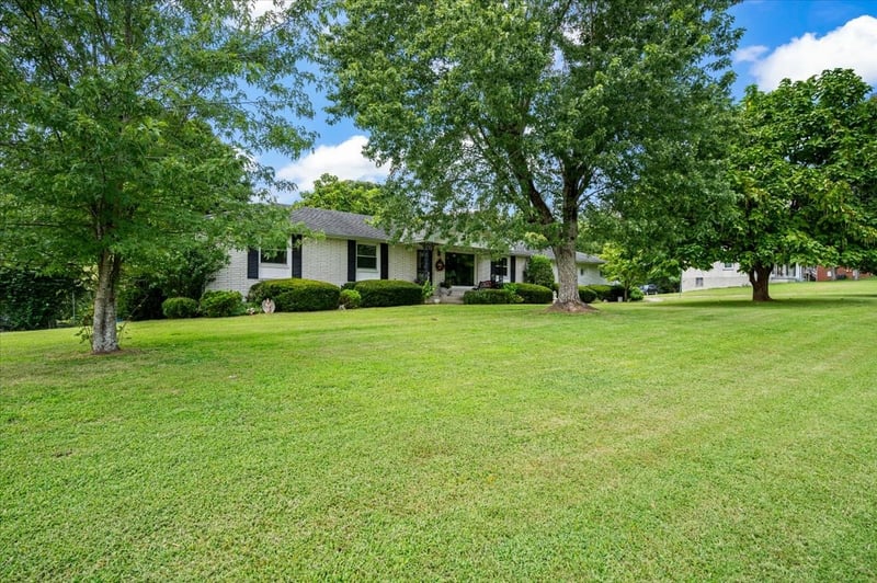 302 Utley Dr, Goodlettsville, TN 37072