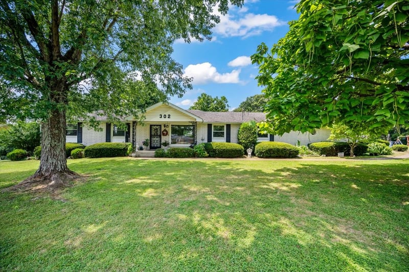302 Utley Dr, Goodlettsville, TN 37072