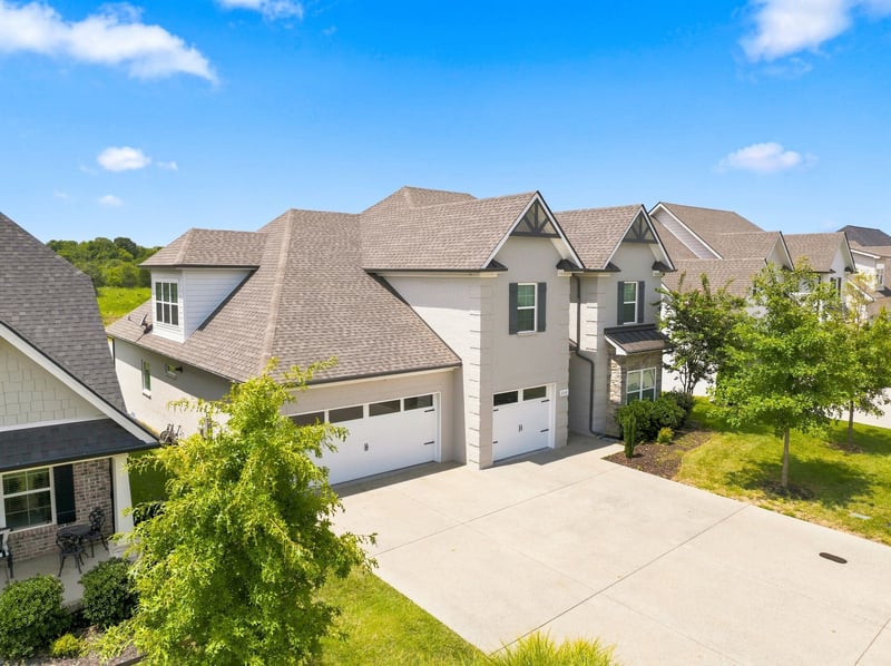 2212 Winterdale Dr, Murfreesboro, TN 37128