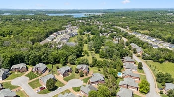 1409 Johns Meadows Cv, Hermitage, TN 37076