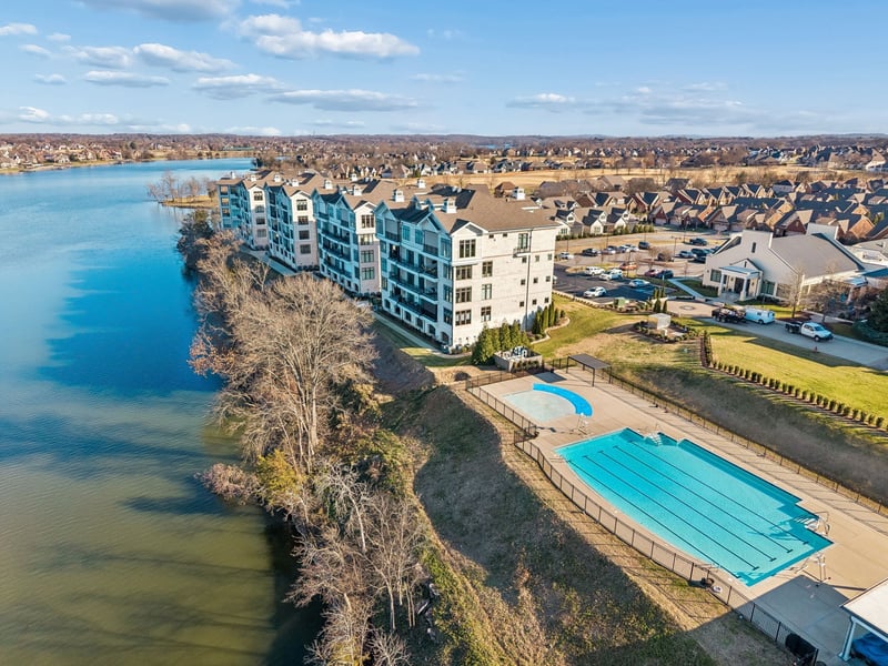 1024 Club View Dr #D202, Gallatin, TN 37066