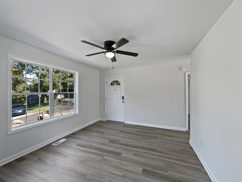 513 W 5th St, Columbia, TN 38401