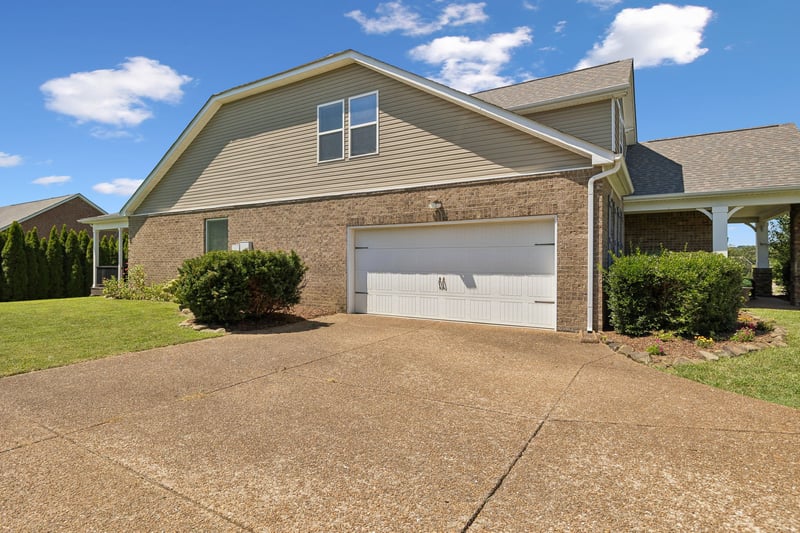 2293 Dewey Dr, Spring Hill, TN 37174