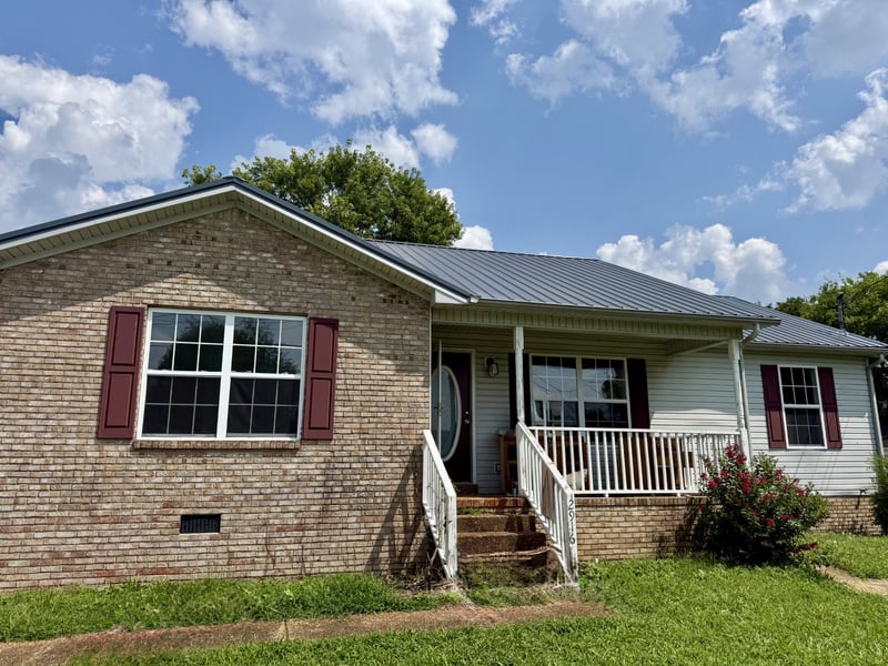 2916 Edge Park Ct, Columbia, TN 38401