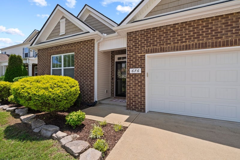 676 Prominence Rd, Columbia, TN 38401
