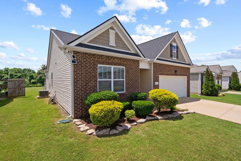 676 Prominence Rd, Columbia, TN 38401