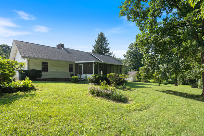 219 Brady Dr, Dickson, TN 37055