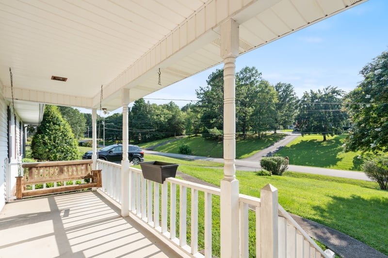 219 Brady Dr, Dickson, TN 37055