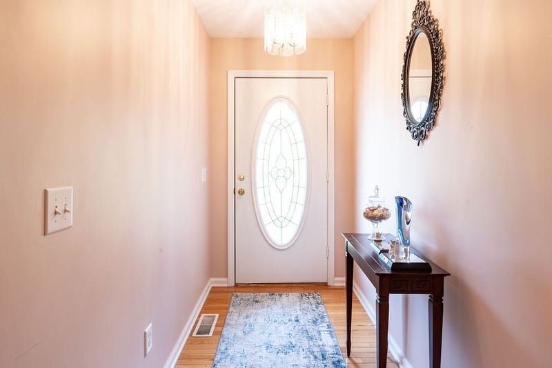 1004 Deann Ct, Cottontown, TN 37048