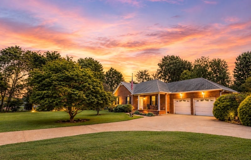 1004 Deann Ct, Cottontown, TN 37048