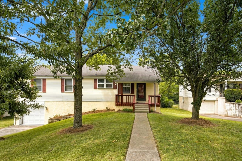 2825 Airwood Dr, Nashville, TN 37214