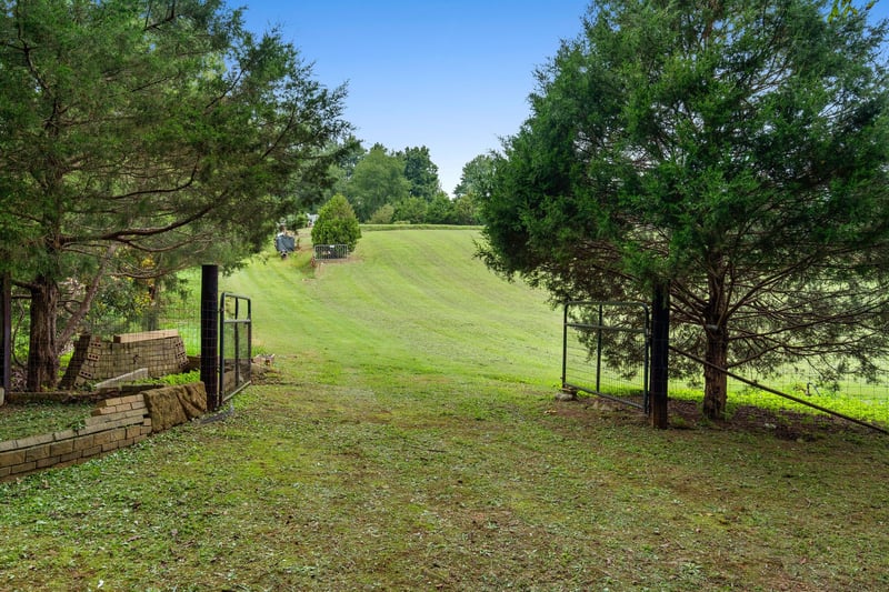 5812 Buckner Loop Rd, Cumberland Furnace, TN 37051