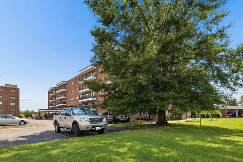 200 Sanders Ferry Rd #2205, Hendersonville, TN 37075