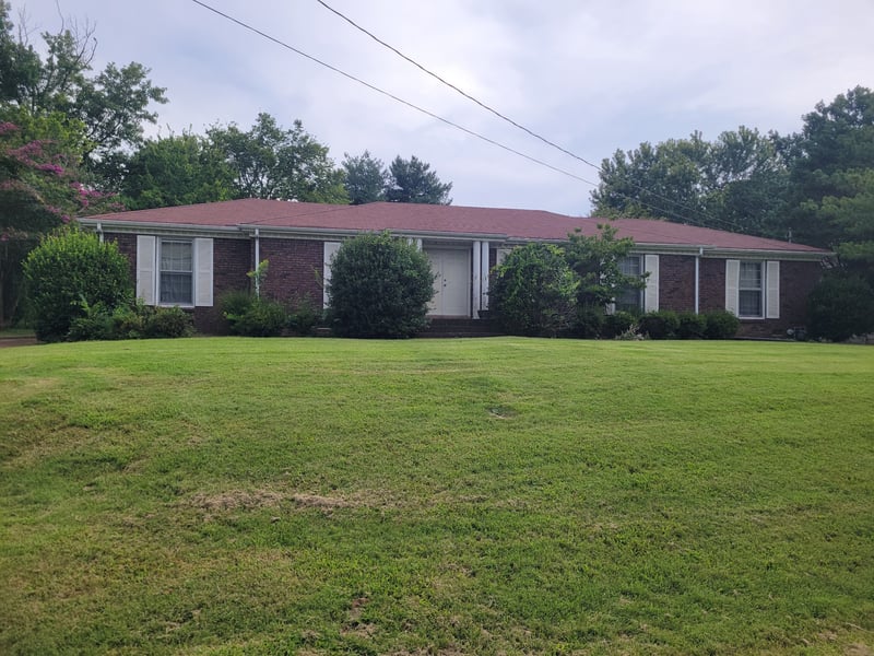 7210 Willow Creek Dr, Nashville, TN 37221