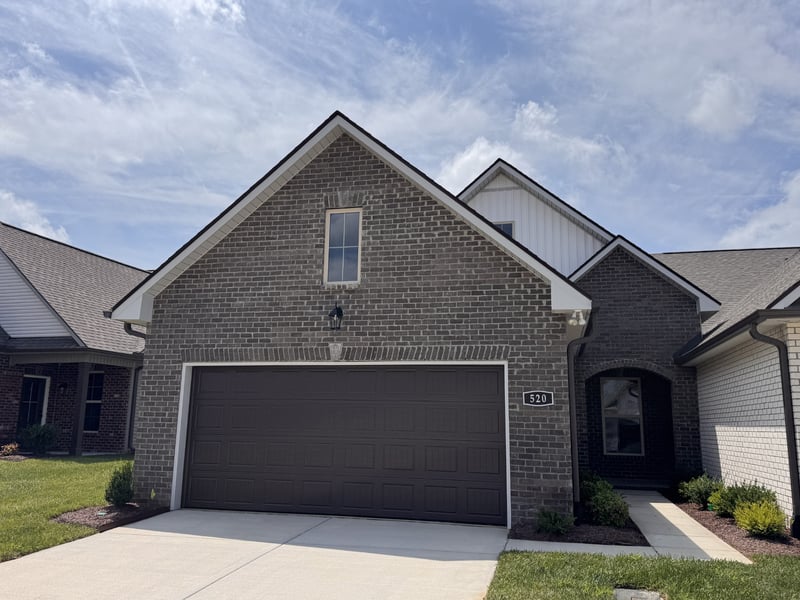 520 W Foxrun, Springfield, TN 37172