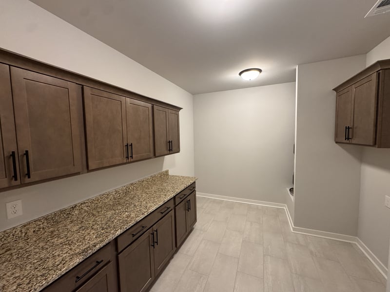 520 W Foxrun, Springfield, TN 37172