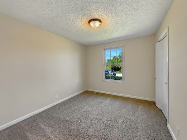 692 Atlanta Dr, Hermitage, TN 37076