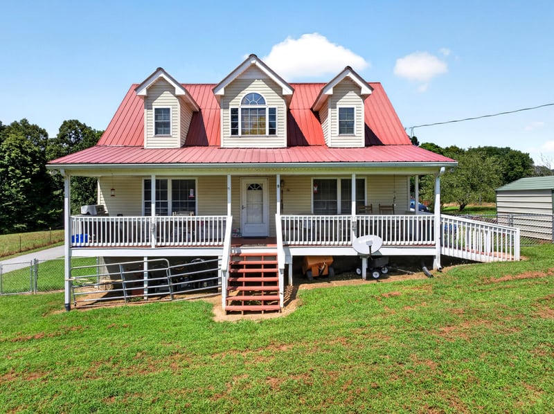 326 Sherman Rd, Charlotte, TN 37036