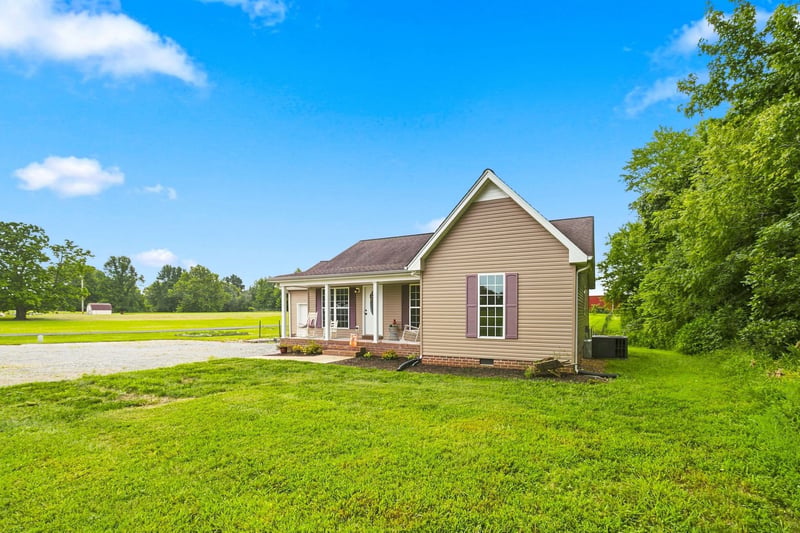 1809 Mosley Ferry Rd, Chapmansboro, TN 37035