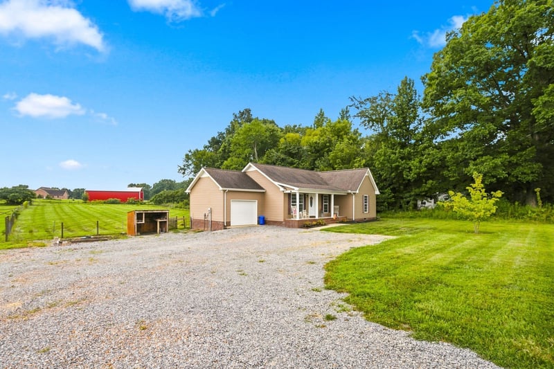 1809 Mosley Ferry Rd, Chapmansboro, TN 37035