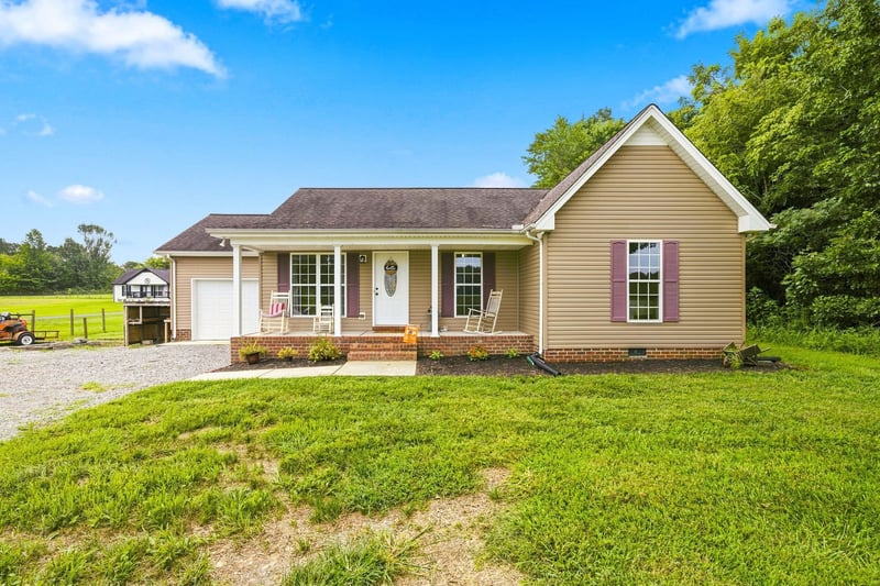 1809 Mosley Ferry Rd, Chapmansboro, TN 37035