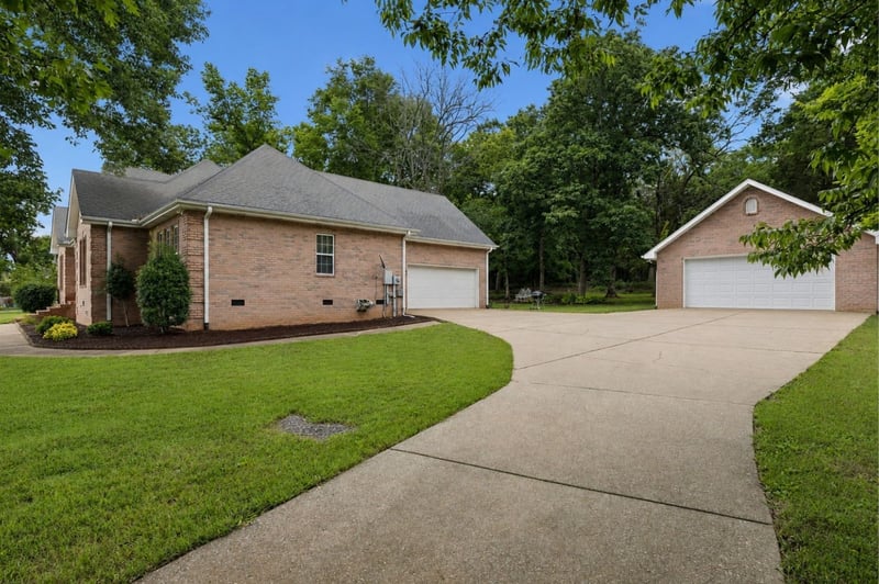 698 Goshen Rd, Lebanon, TN 37087