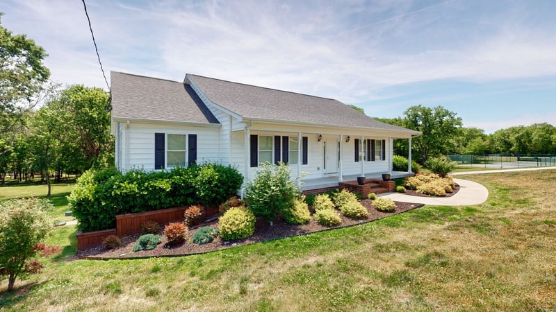 1909 Pointe Barton Dr, Lebanon, TN 37087