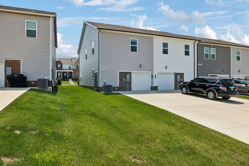 977 Nance Ln, Lebanon, TN 37087