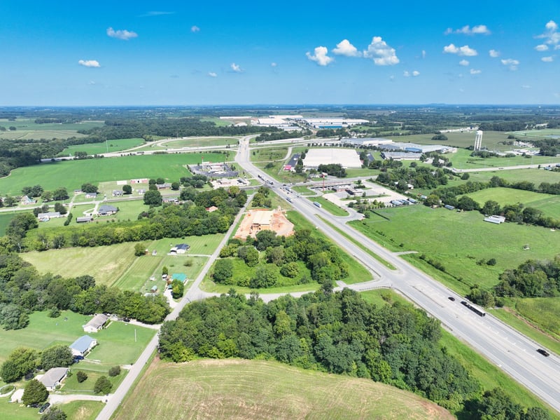 233T T G T Rd, Portland, TN 37148