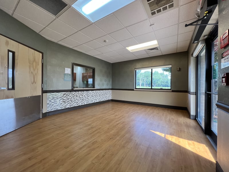 923 S Broadway St, Portland, TN 37148