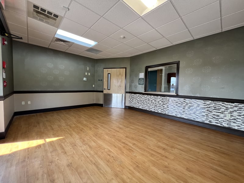 923 S Broadway St, Portland, TN 37148