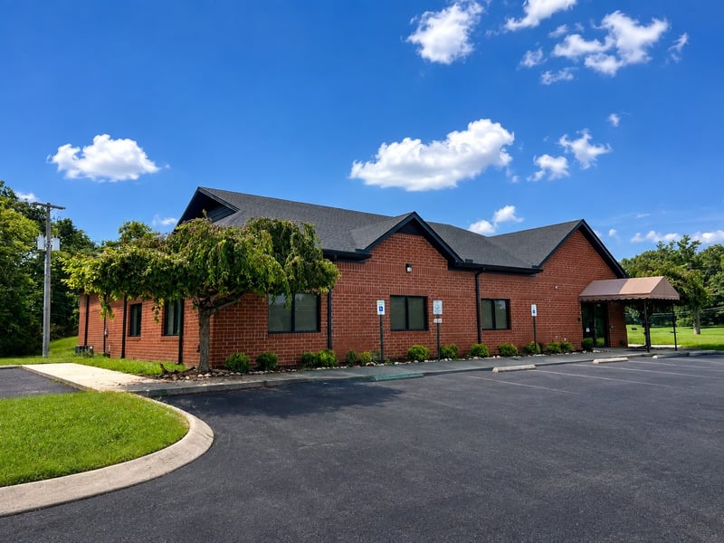 923 S Broadway St, Portland, TN 37148