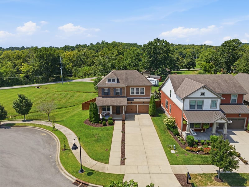 322 Tanglewood Ln, Hendersonville, TN 37075