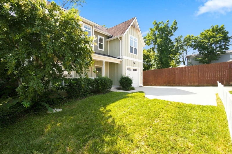 702B Waco Dr, Nashville, TN 37209