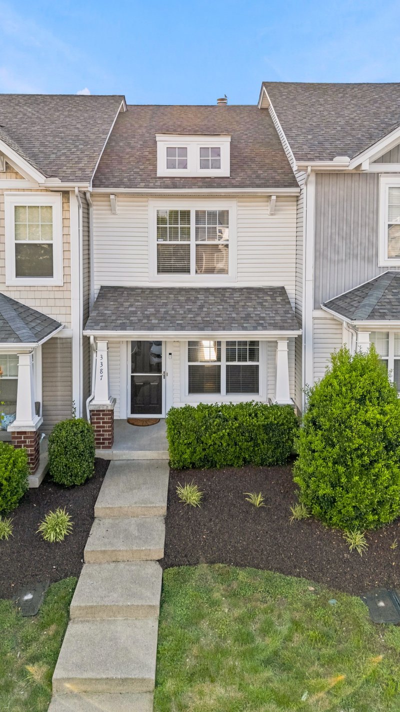 3387 Harpeth Springs Dr, Nashville, TN 37221