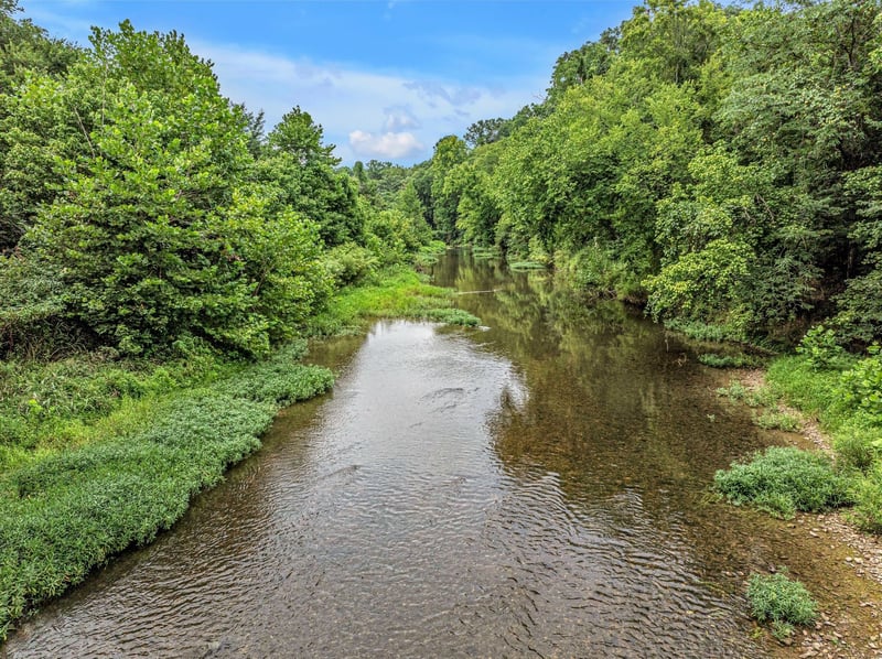 1259 Petty Rd, White Bluff, TN 37187