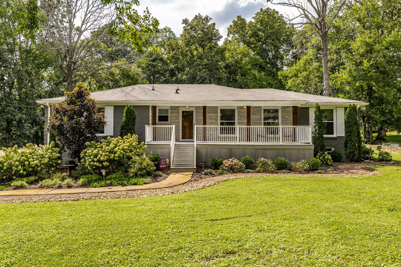 302 Green Acres Dr, Goodlettsville, TN 37072