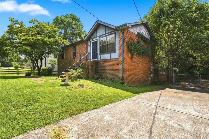 473 Rockwood Dr, Hermitage, TN 37076