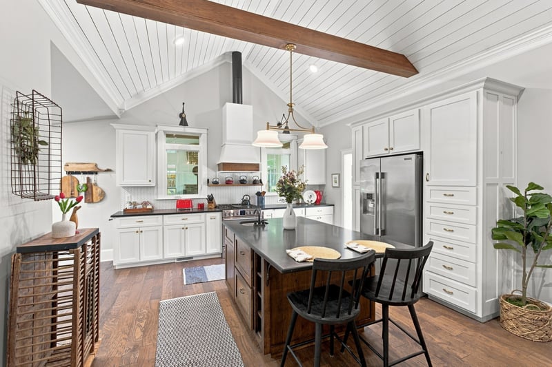 3363 Church St, Burns, TN 37029