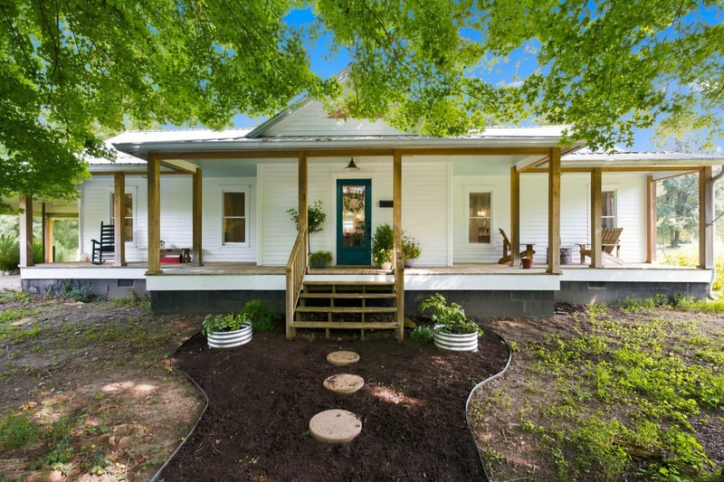 3363 Church St, Burns, TN 37029