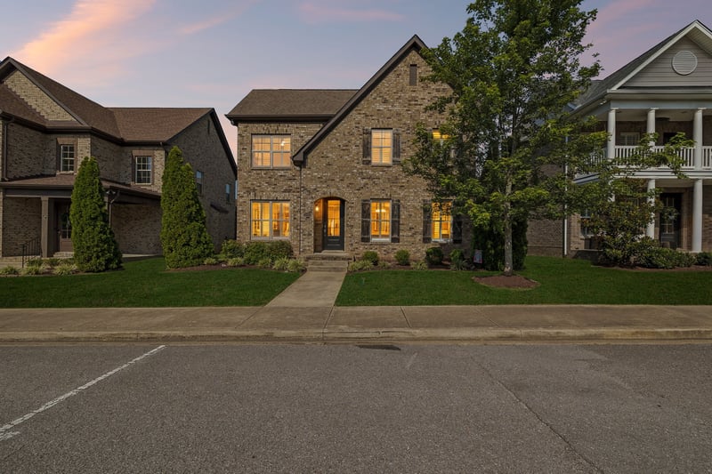 1082 N Mcmahan Dr, Gallatin, TN 37066