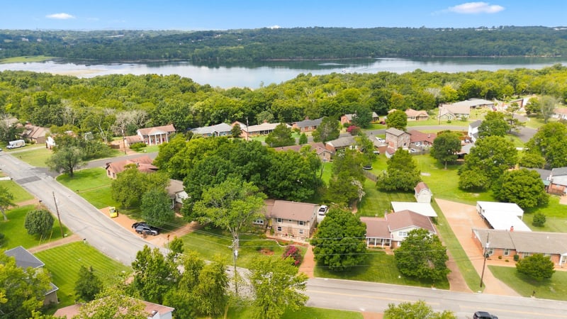 272 Clearlake Dr W, Nashville, TN 37217