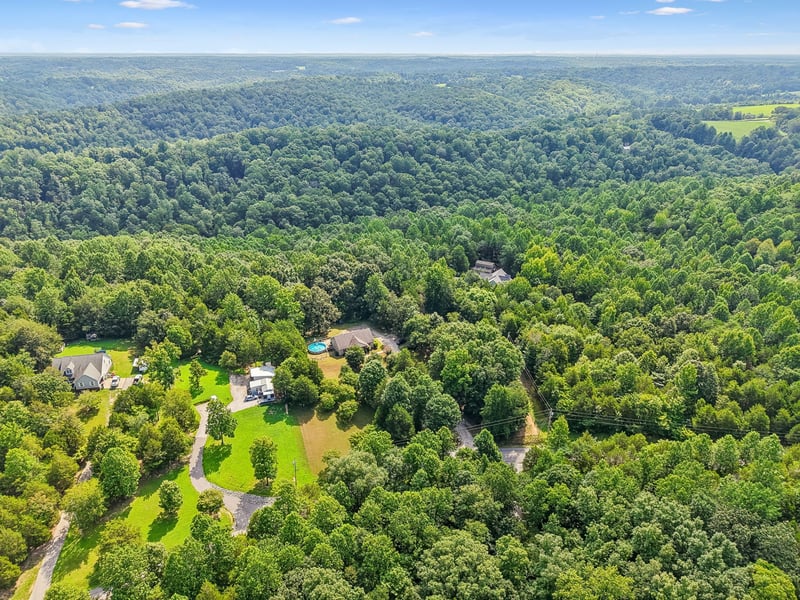 1200 Dawson Rd, White Bluff, TN 37187